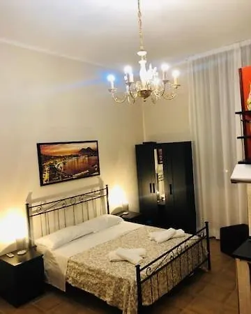 Roy Nel Cuore Di Casa de hóspedes Nápoles