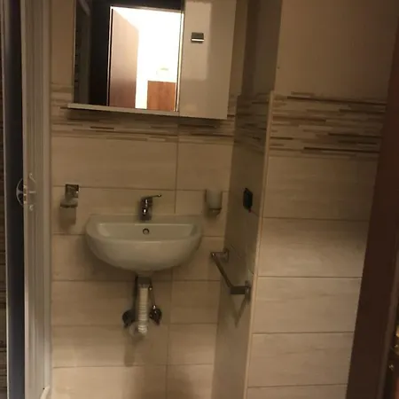 Roy Nel Cuore Di Gasthuis Napels